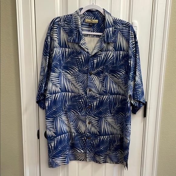 Tommy Bahama Other - 🏝️Men’s TOMMY BAHAMA SILK Blue and White Tropical Print Button Down Shirt.  XL